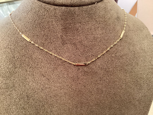Bar and chain necklace