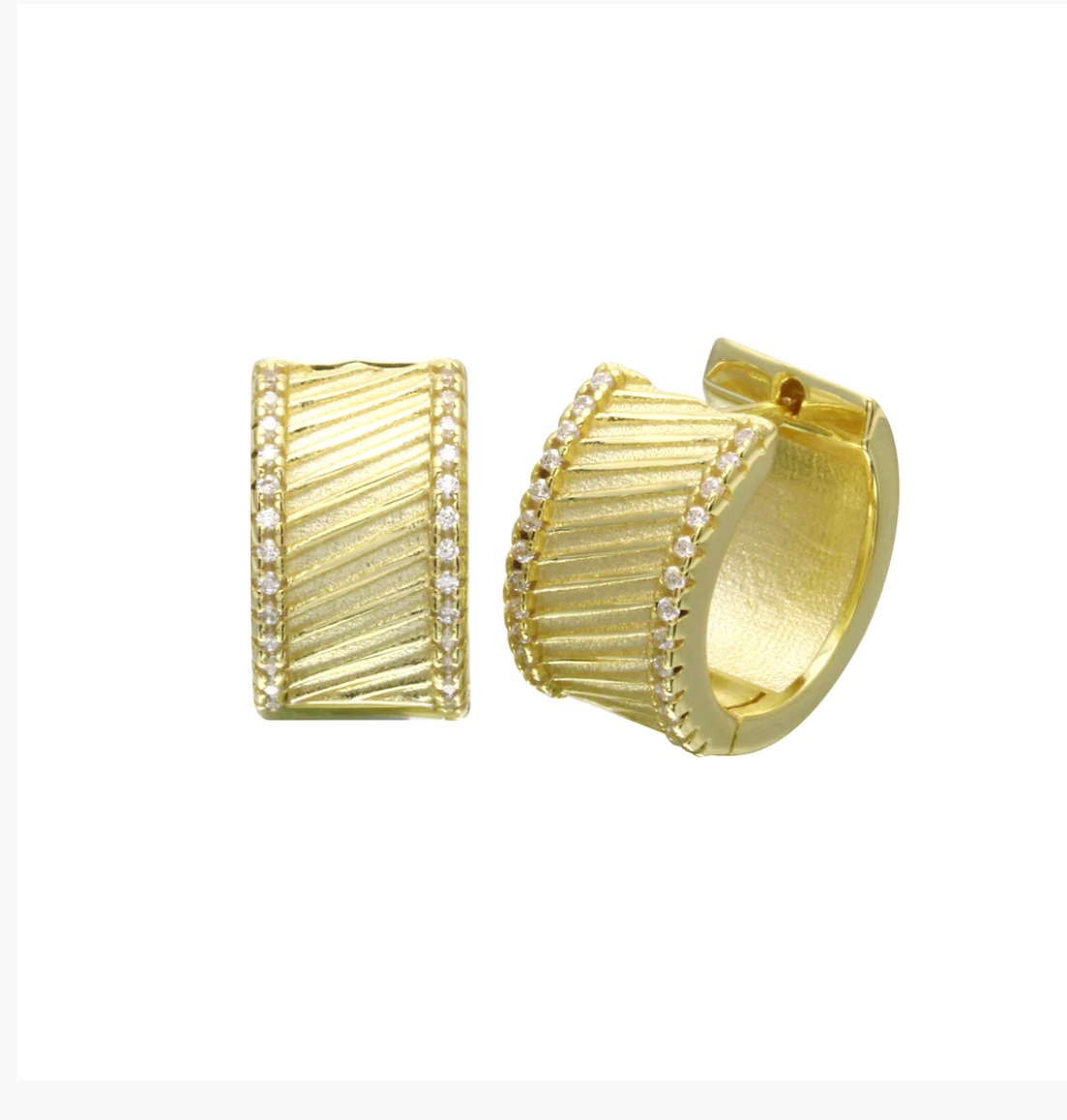 Fluted Chunky Chic Huggie