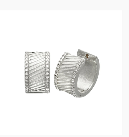 Fluted Chunky Chic Huggie, alternate view 2